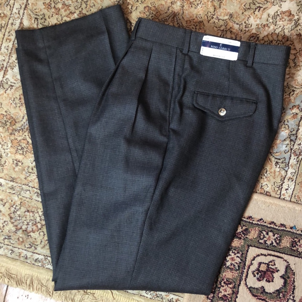 NINO CERRUTI size 36”W x 32” L Micro-Plaid